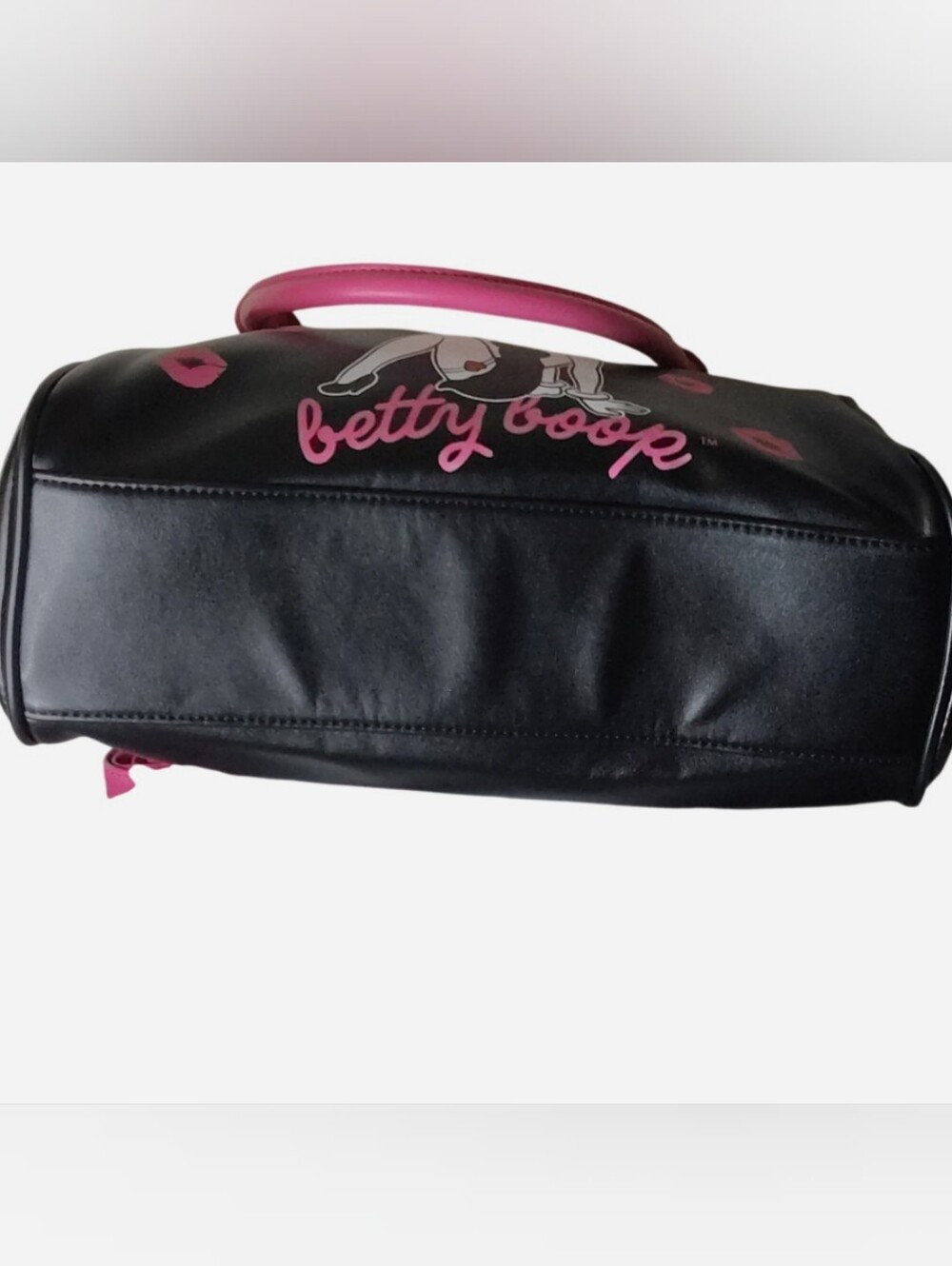 Betty Boop Black Tote with Hot Pink Handles and Kiss Accents - Picture 8 of 8